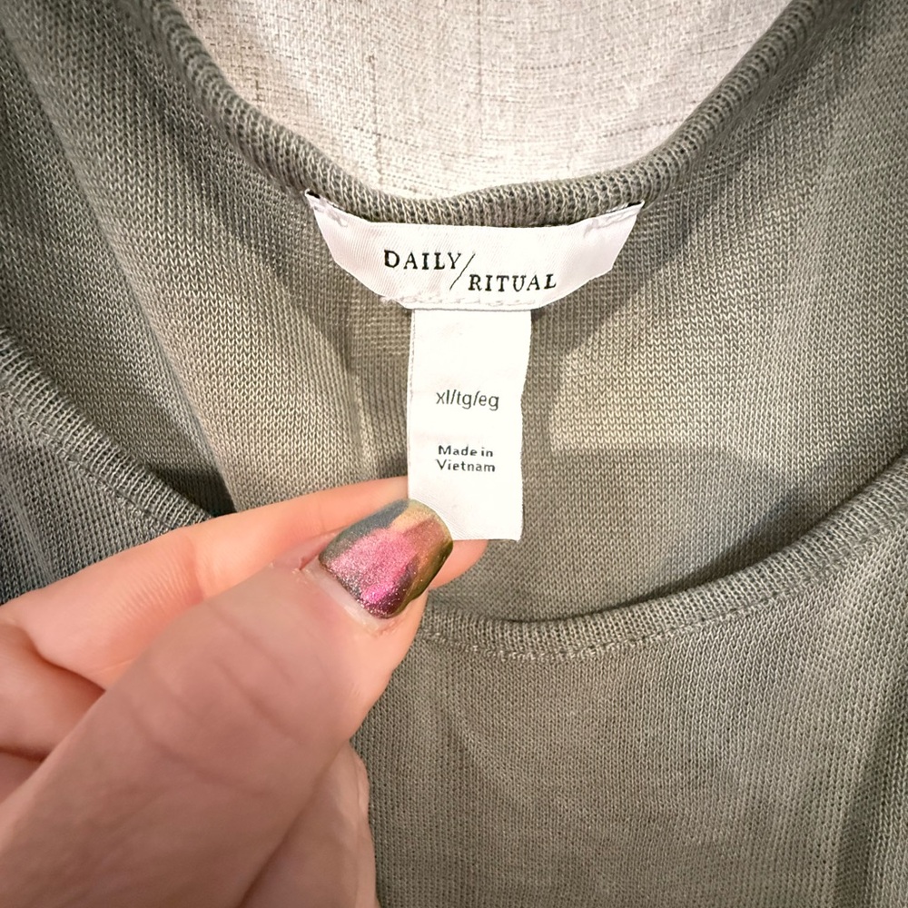 Sleeveless jumpsuit